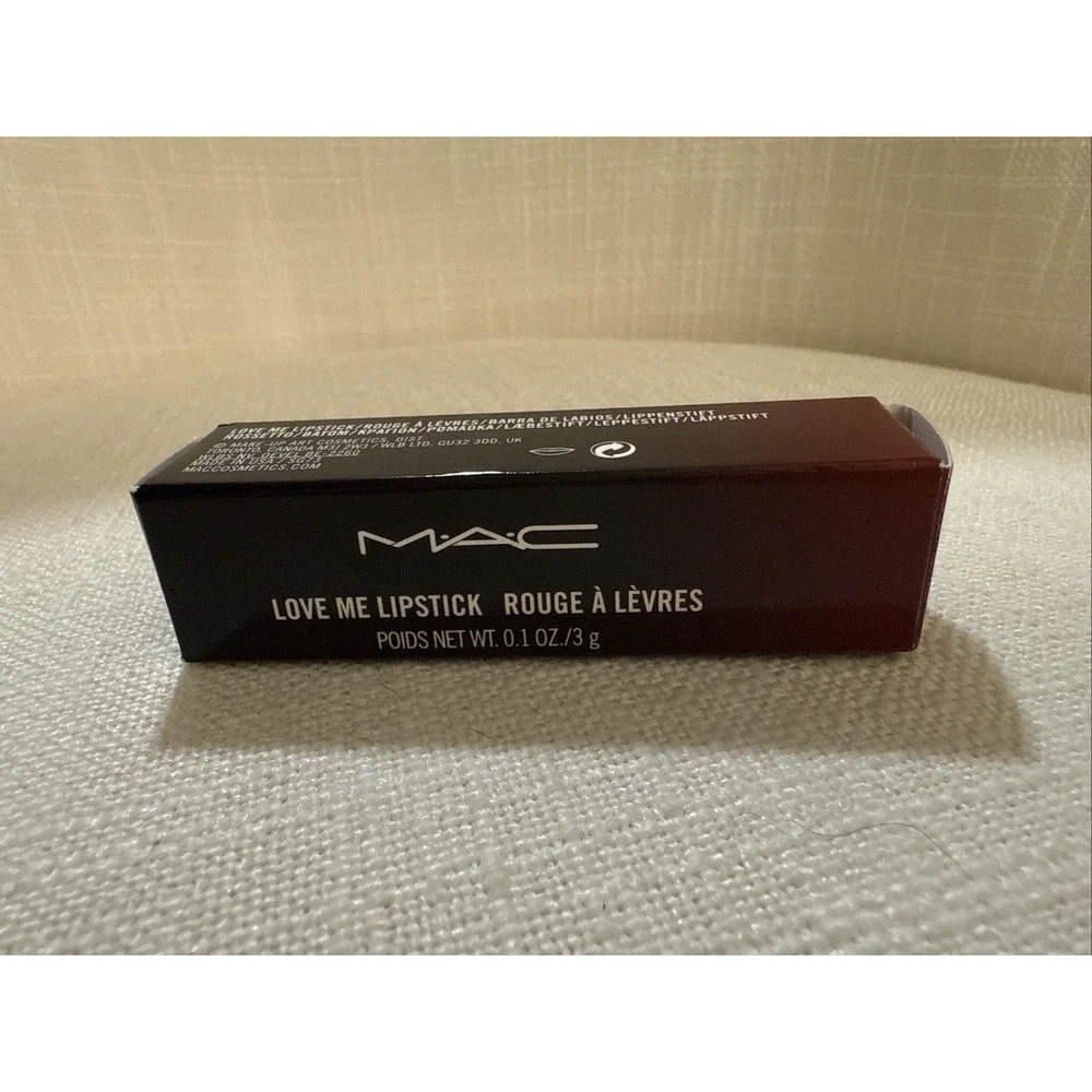 MAC Love Me Lipstick 423 E for Effortless 0.1oz‎ New in Box